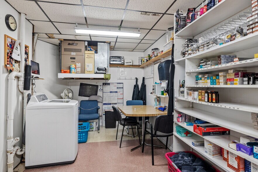 More Photos Of 605 W Baltimore St, Wilmington Storefront For Sale