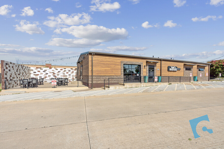 Primary Photo Of 110 Lamar St, Keller Auto Repair For Sale