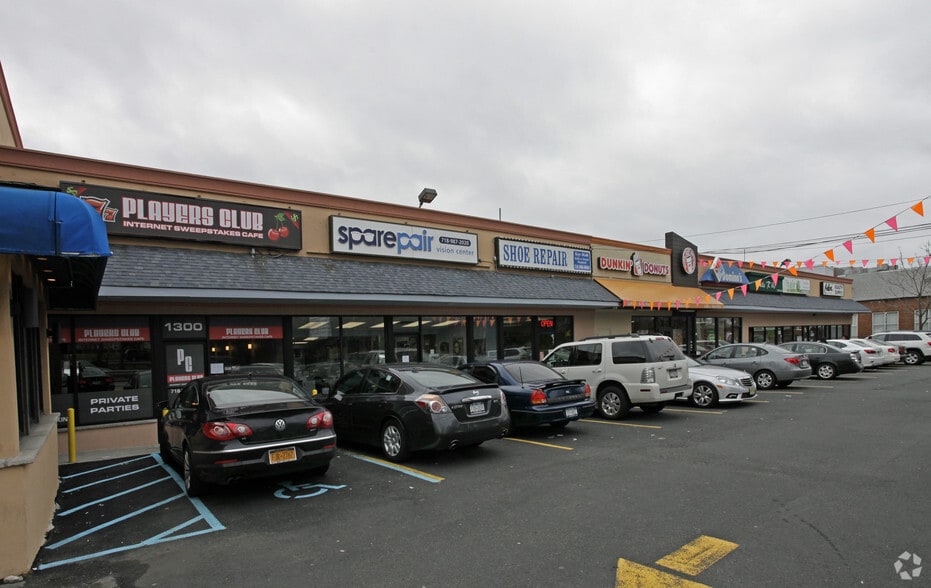More Photos Of 1300 Hylan Blvd, Staten Island Storefront For Lease