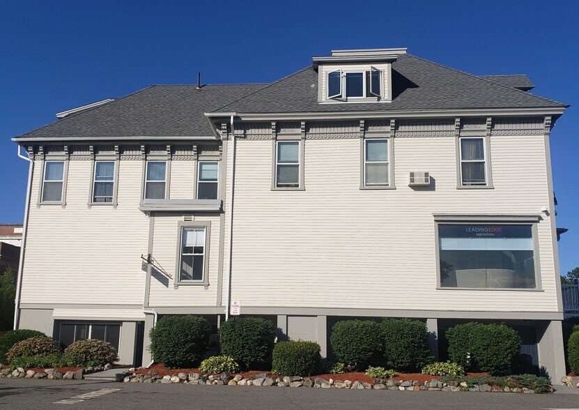 More Photos Of 77 Main St, Andover General Retail For Lease