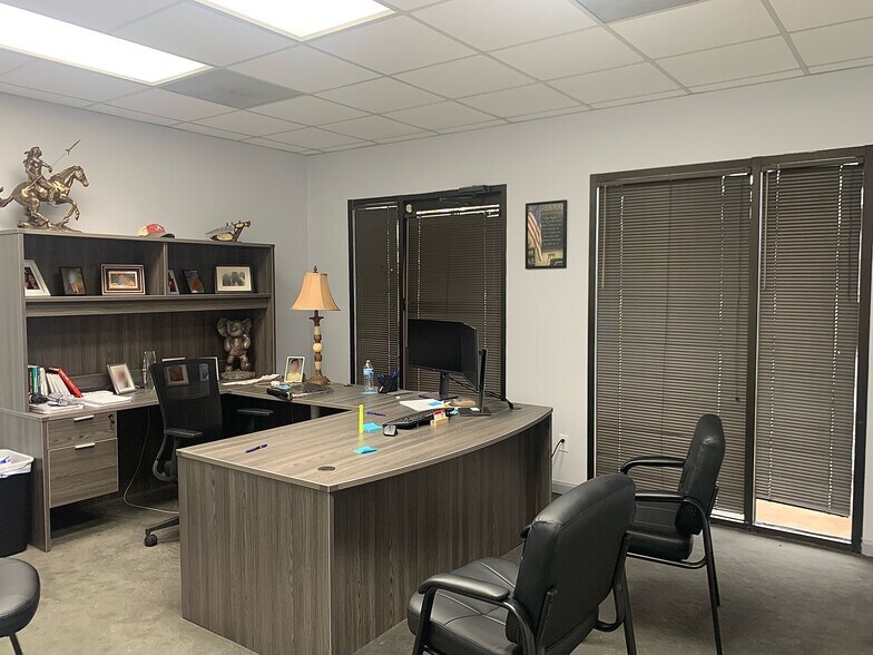 More Photos Of 5651 Whitesville Rd, Columbus Office For Sale