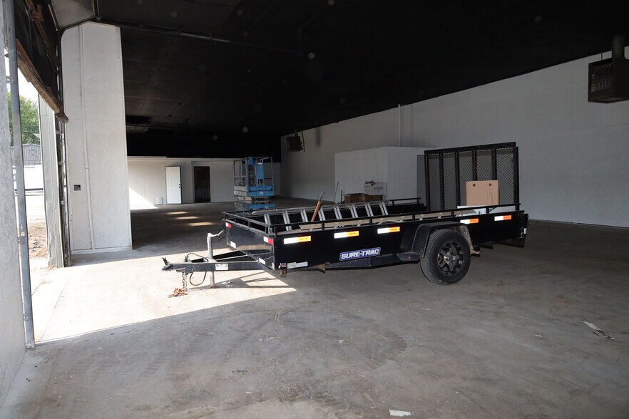 More Photos Of 6071 Branch Hill Guinea Rd, Milford Warehouse For Lease