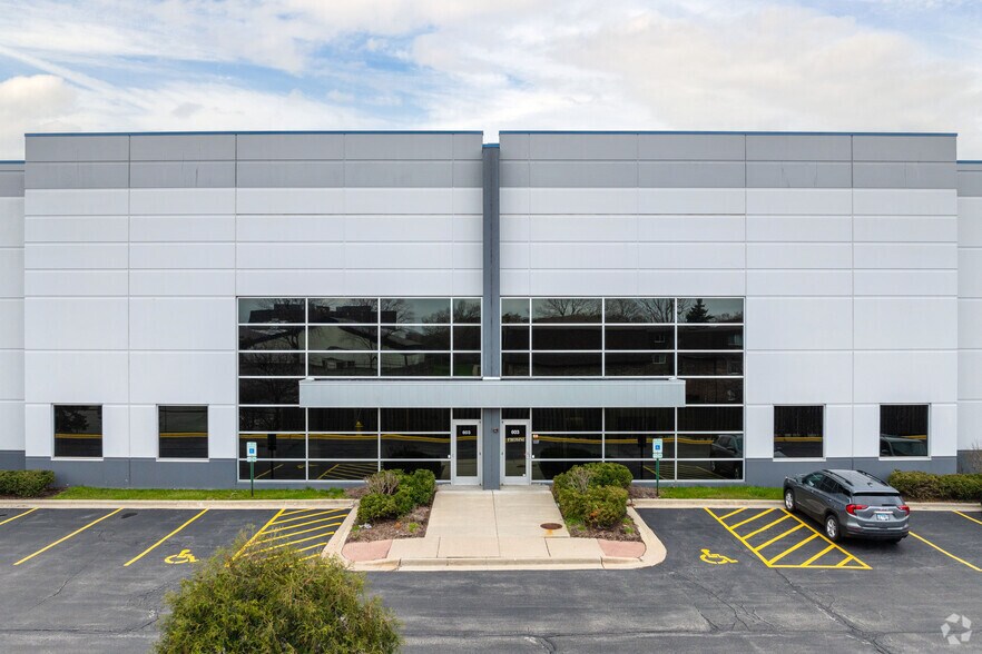 More Photos Of 601-609 Dempster St, Mount Prospect Warehouse For Lease