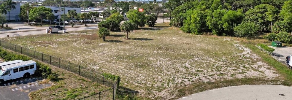 More Photos Of 53rd Ct N, Mangonia Park Land For Lease