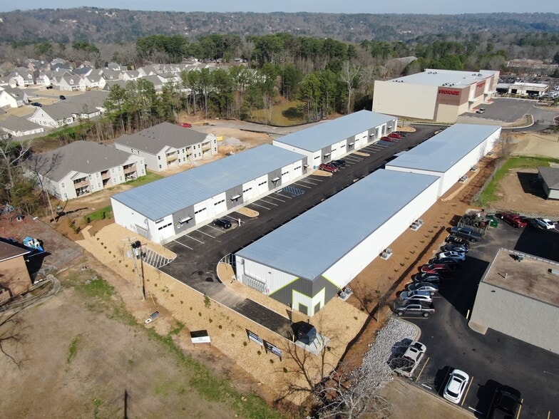 More Photos Of 3890 Douglas Way, Hoover Industrial For Lease