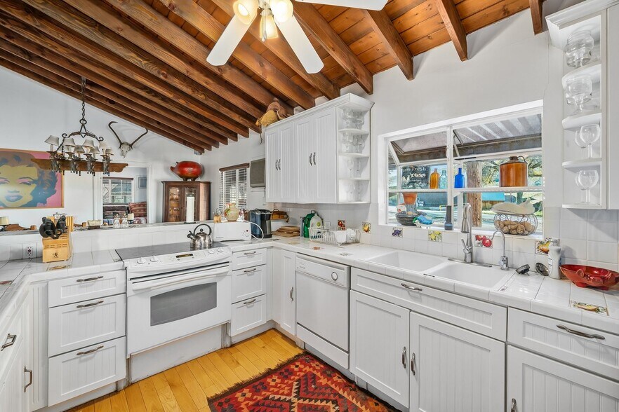 More Photos Of 535 Calf Canyon Hwy, Creston Winery Vineyard For Sale