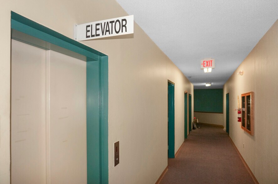 More Photos Of 20 S Anguilla Rd, Pawcatuck Office For Sale