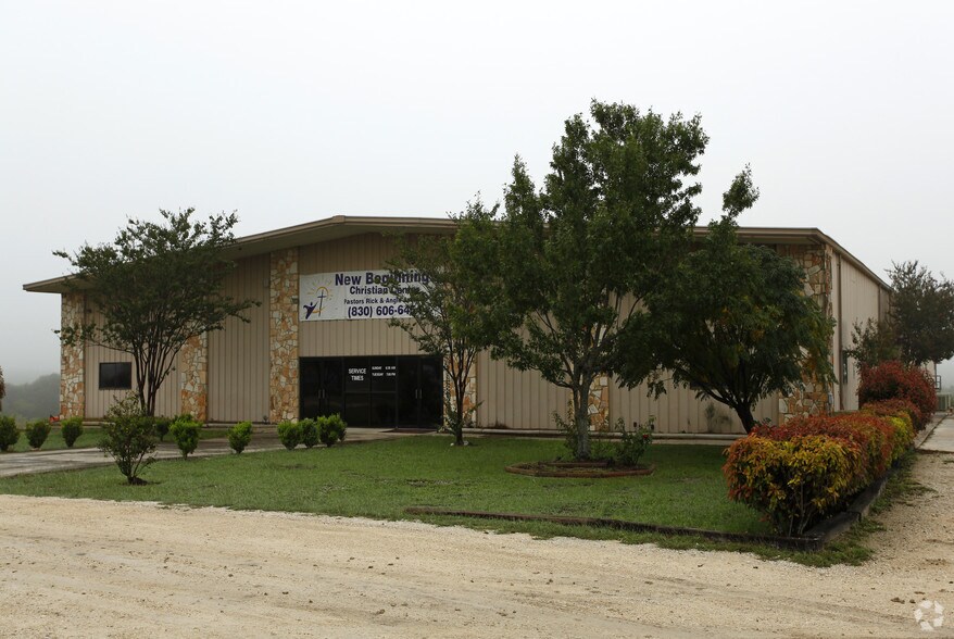 More Photos Of 23129 N Interstate 35, New Braunfels Sports And Entertainment For Lease