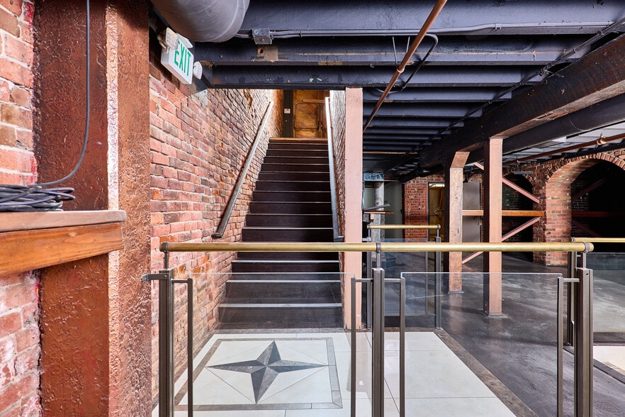 More Photos Of 910 2nd St, Sacramento Bar For Sale