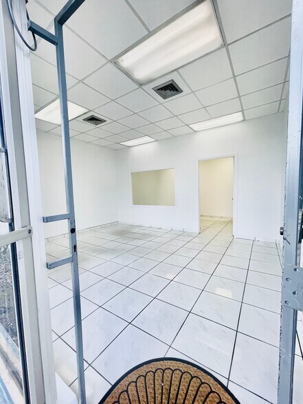 More Photos Of 3100 NW 72nd Ave, Miami Warehouse For Lease