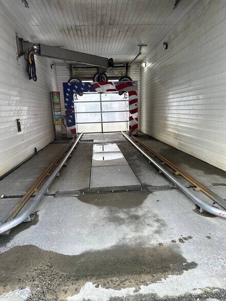 More Photos Of 5410 Bent Ct, Juneau Carwash For Sale