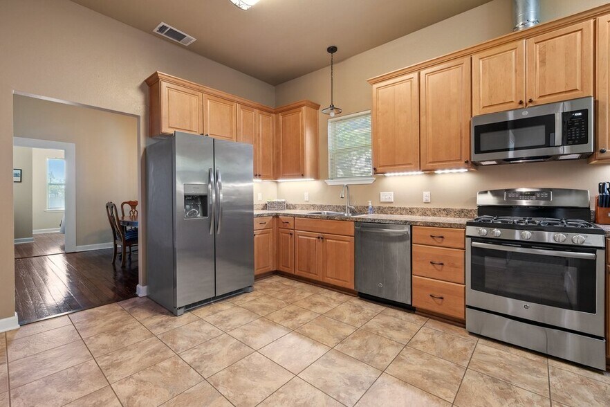 More Photos Of 314 W 3rd St, Taylor Multifamily For Sale