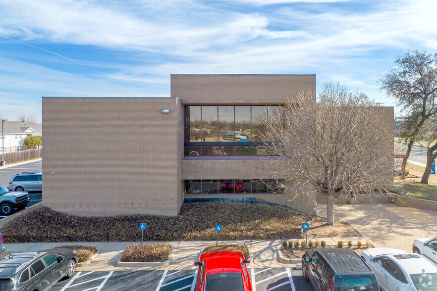 More Photos Of 4323 NW 63rd St, Oklahoma City Office For Lease
