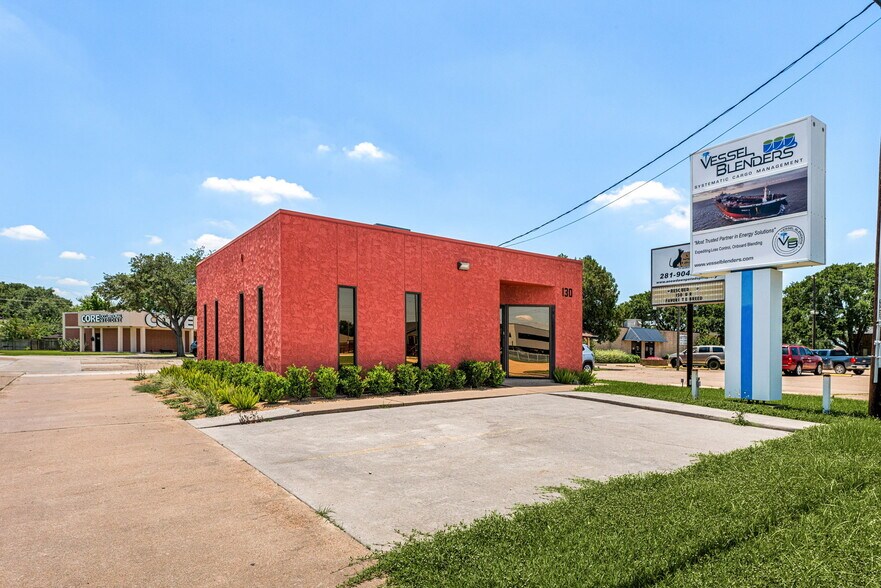 More Photos Of 130 W San Augustine St, Deer Park Office For Sale