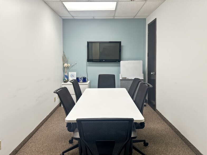 More Photos Of 4145 North Service Rd, Burlington Coworking Space