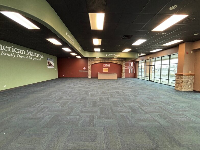 More Photos Of 4916 Illinois Rd, Fort Wayne Unknown For Lease