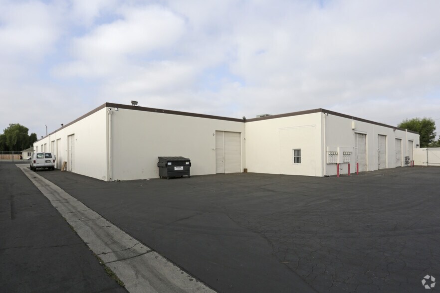 More Photos Of 8201 Orangethorpe Ave, Buena Park Warehouse For Lease