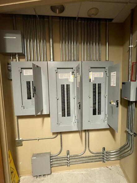 More Photos Of 1640 W Fullerton Ave, Chicago Bank For Lease