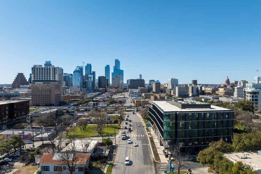 More Photos Of 924 E 7th St, Austin Coworking Space