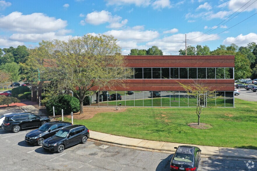 More Photos Of 1208 Eastchester Dr, High Point Office For Sale