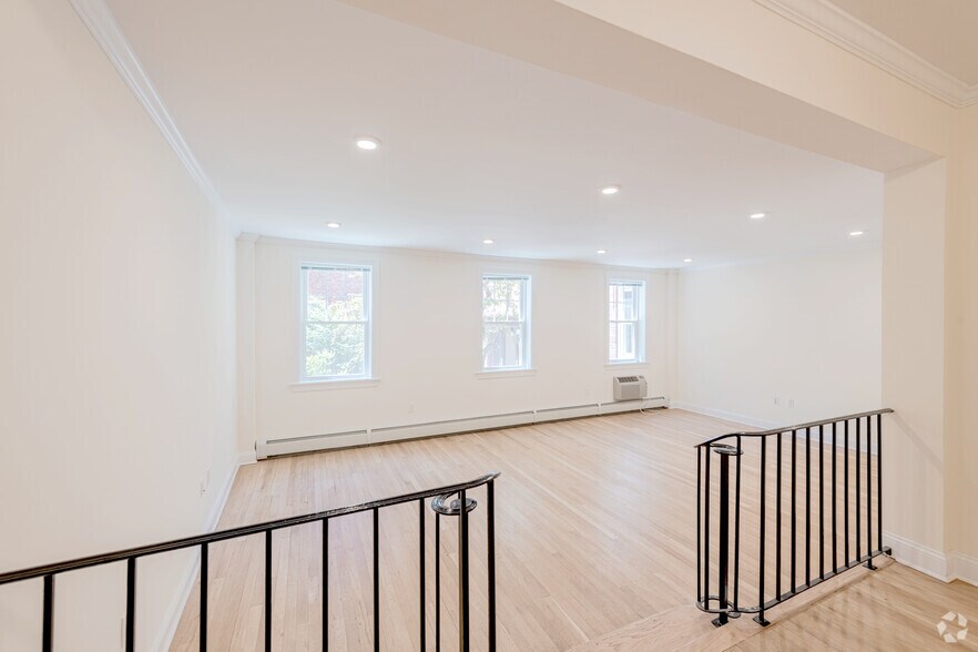 More Photos Of 1223 Beacon St, Brookline Apartments For Lease