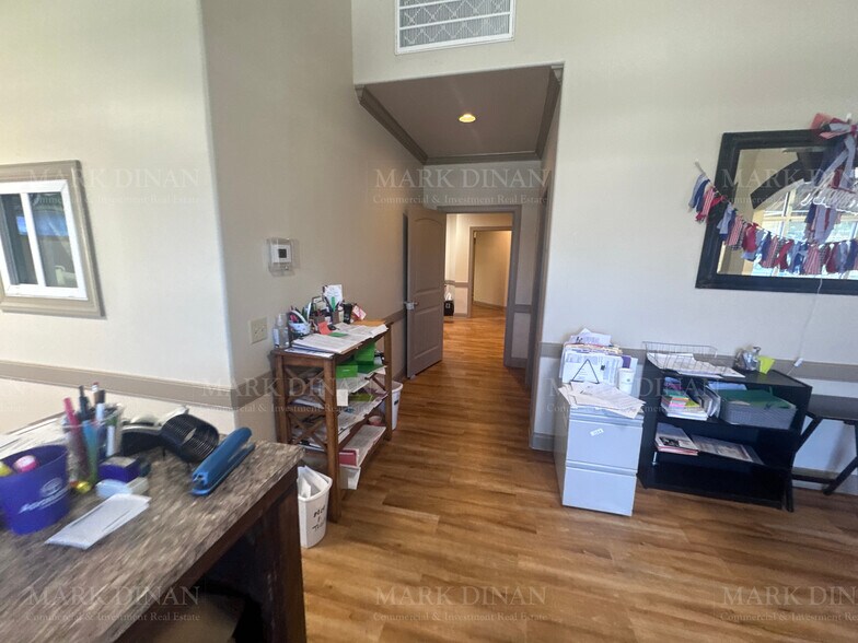 More Photos Of 402 Airport Commons Dr, Calera Medical For Lease