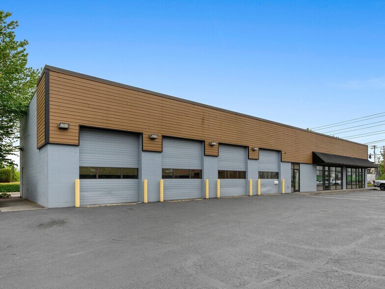 Primary Photo Of 6691 SE Tualatin Valley Hwy, Hillsboro Auto Repair For Lease
