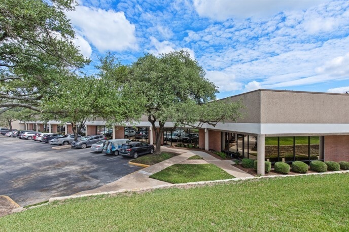 Primary Photo Of 2120 W Braker Ln, Austin Light Distribution For Lease