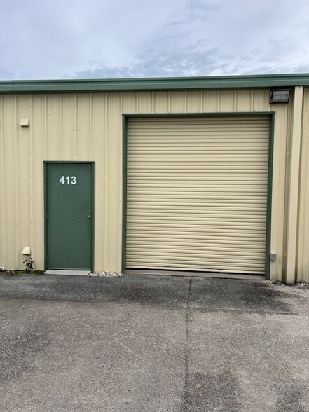 More Photos Of 413 NE Baker Rd, Jensen Beach Light Distribution For Sale