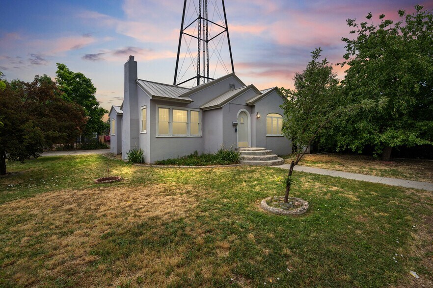 More Photos Of 191 SW 5th Ave, Ontario Specialty For Sale