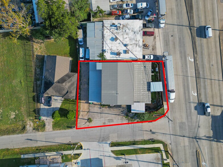 More Photos Of 702 Marcella St, Houston General Retail For Sale