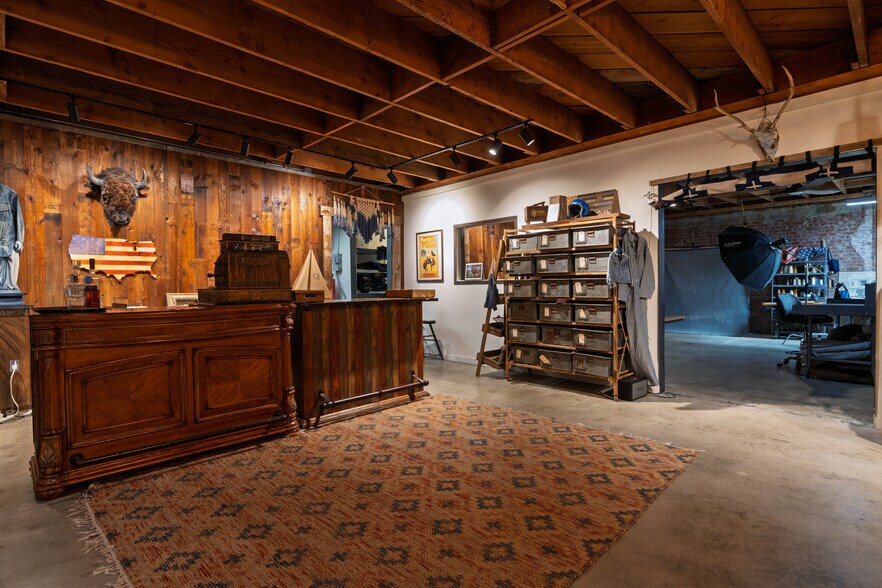 More Photos Of 11018 Washington Blvd, Culver City Storefront For Sale