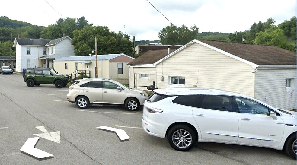 More Photos Of 109 E Main St, Evans City Specialty For Sale