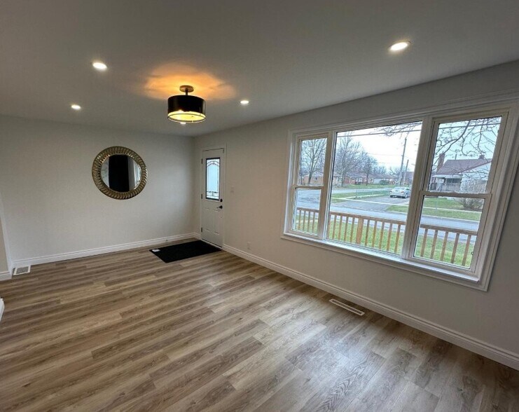 More Photos Of 45 Catherine St, Fort Erie Apartments For Sale