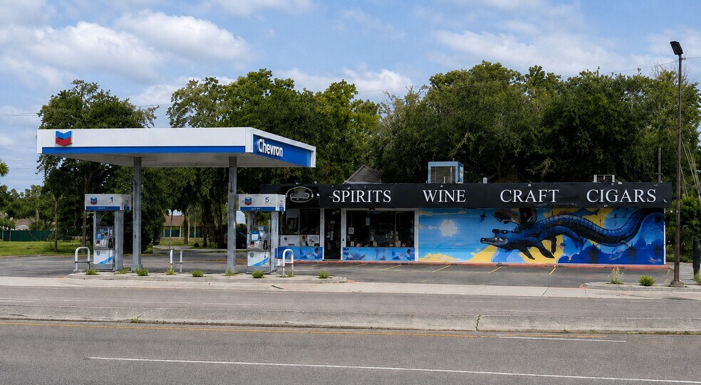 More Photos Of 718 13th St, Saint Cloud Convenience Store For Sale