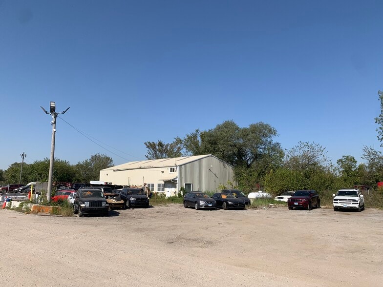 More Photos Of 16350 Crawford Ave, Markham Truck Terminal For Lease