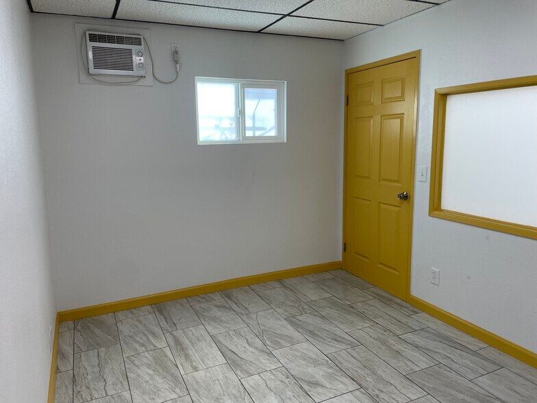 More Photos Of 1667-1671 Anaheim St, Harbor City Storefront Retail Office For Lease