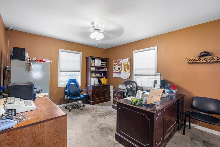 More Photos Of 2946 State Highway V, Matthews Warehouse For Sale