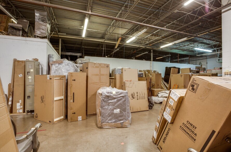 More Photos Of 3910 W Camp Wisdom Rd, Dallas Storefront For Sale