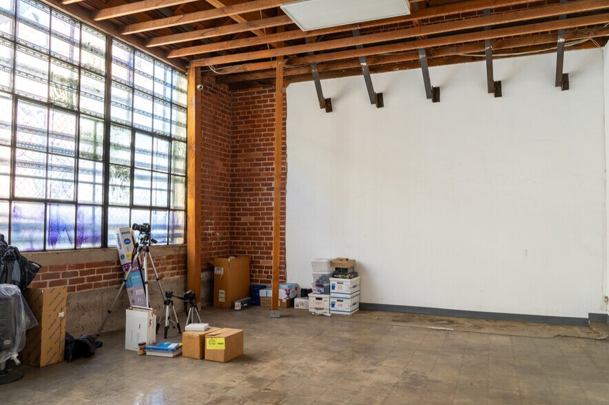 More Photos Of 2900 E 11th St, Los Angeles Warehouse For Lease