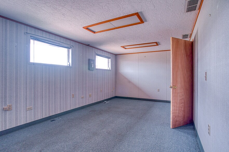 More Photos Of 101 N 6th St, Kingfisher Office For Sale