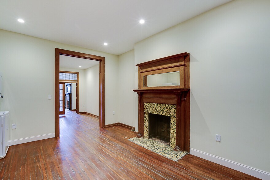 More Photos Of 1609 St. Paul St, Baltimore Office For Sale