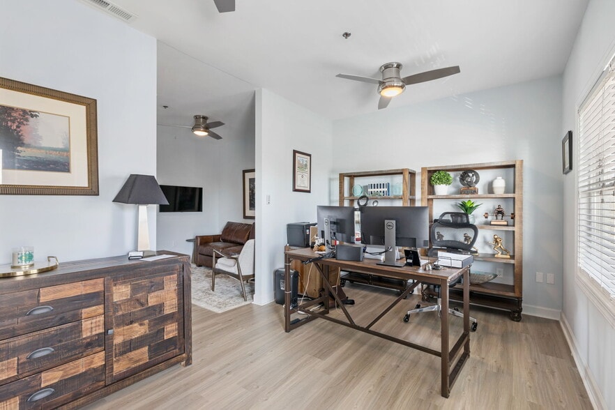 More Photos Of 103 Palm Blvd, Isle Of Palms Office For Sale