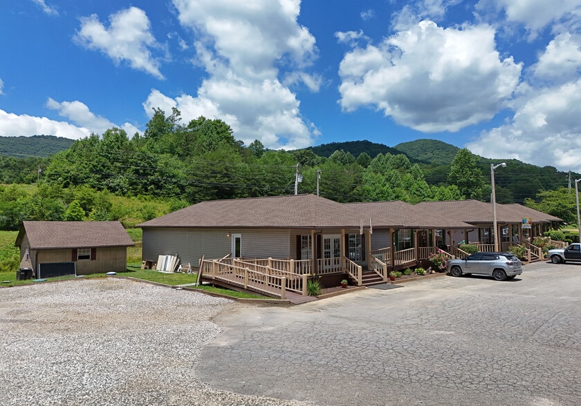 More Photos Of 3196 Highway 515 E, Blairsville Storefront For Lease