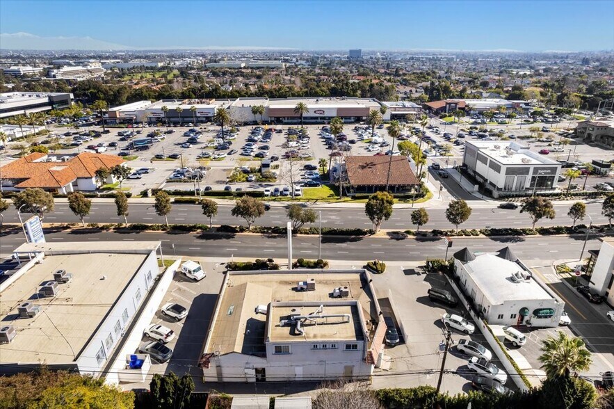 More Photos Of 2709 N Sepulveda Blvd, Manhattan Beach Storefront Retail Office For Lease