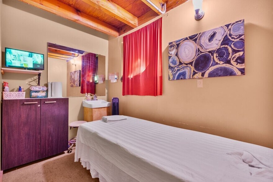 More Photos Of 238 9th St, Oakland Loft Creative Space For Sale