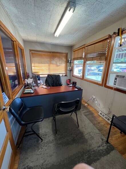 More Photos Of 5530-5536 W Colfax Ave, Lakewood Auto Dealership For Sale
