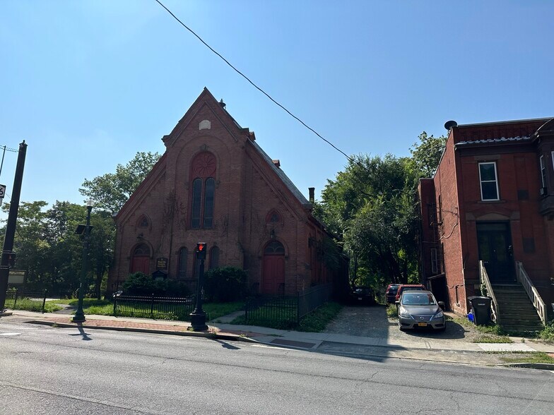 More Photos Of 560 Congress St, Troy Restaurant For Sale