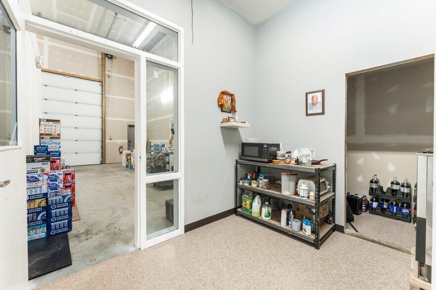 More Photos Of 25 Beju Ind. Dr, Sylvan Lake Department Store For Sale