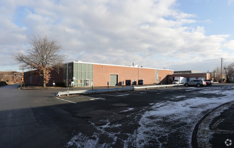 Primary Photo Of 2550 9th Ave, Watervliet Manufacturing For Lease